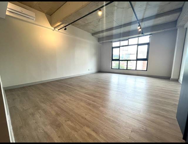 1 BEDROOM STUDIO APARTMENT FOR SALE IN SANDOWN